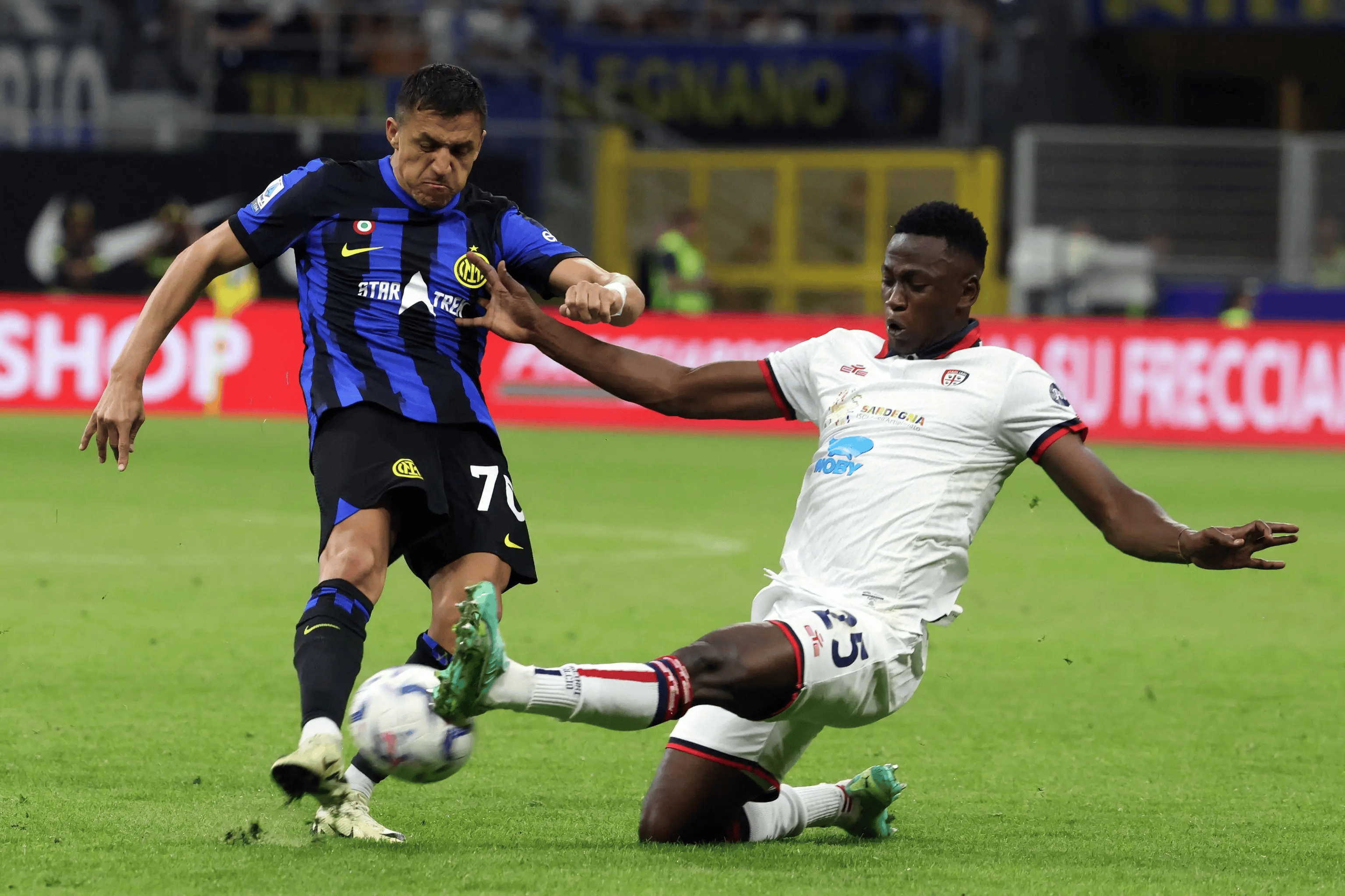 关于意大利队在关键比赛中力挫强敌，晋级下一轮的信息